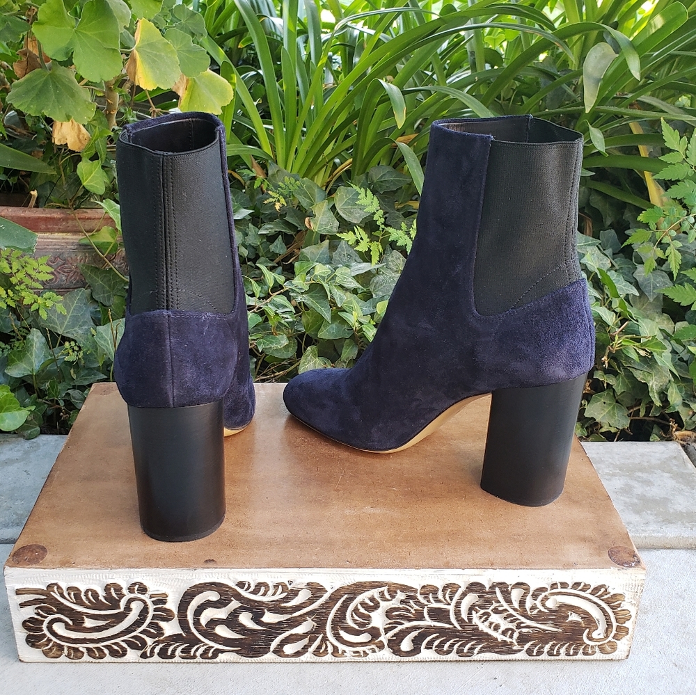 Timeless Chic Navy Italian Suede Rag & Bone Bootie - Picture 5 of 8